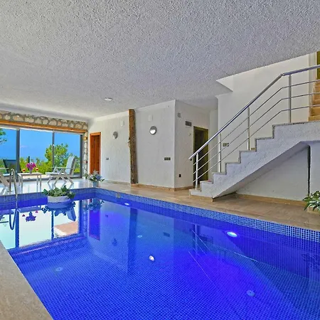 Sleeps 4 Pool Air Con Wifi * Gelemiş
