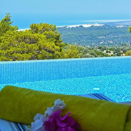 Sleeps 4 Pool Air Con Wifi Villa